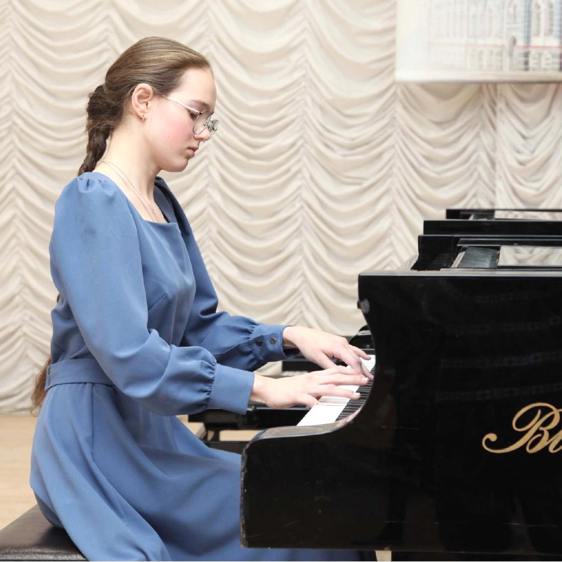 Воспитанница березниковской музыкальной школы Лика Михалева стала лауреатом II степени на межрегиональном конкурсе «Юные пианисты Прикамья»